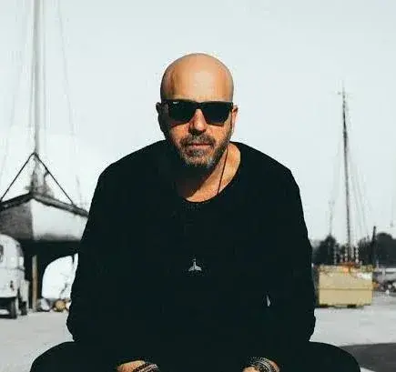 POP UP - Guy Mantzur | Figueras