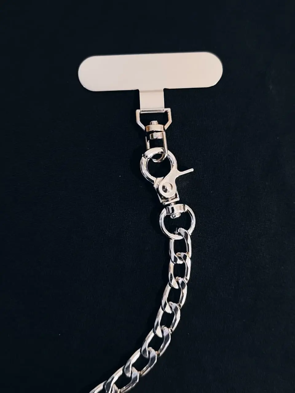 Holder Antirrobo Horus · Cadena de acero para celular — imagen 2 de 8