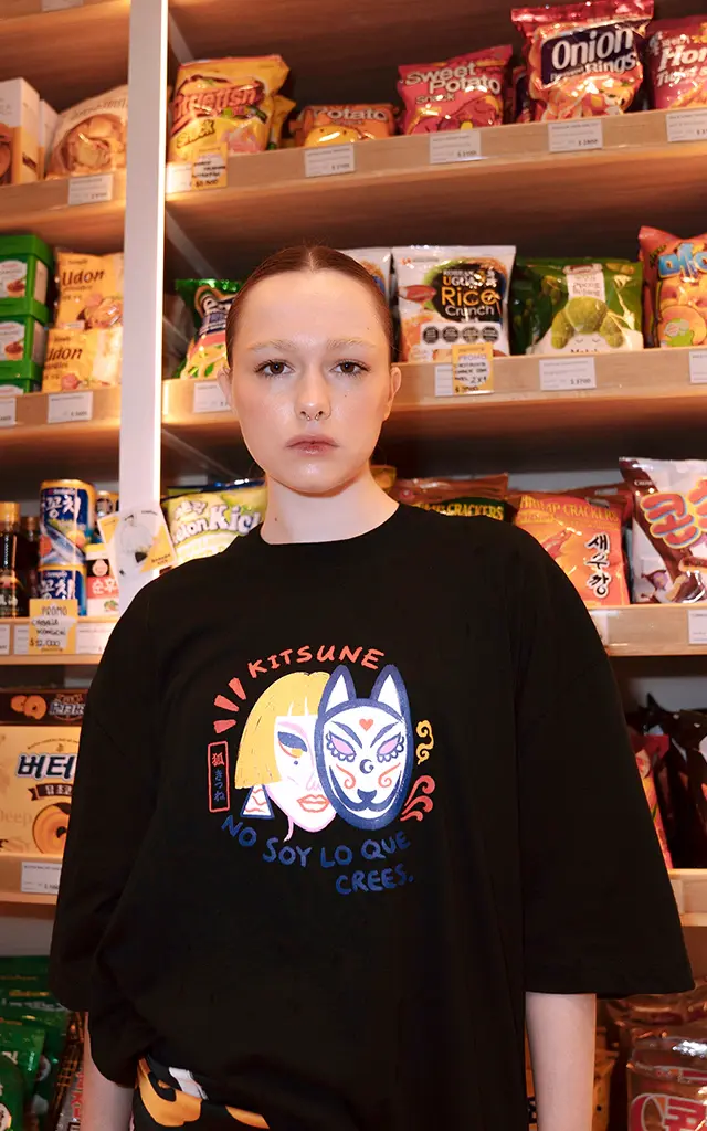 Remera Kitsune negra · Insuave x LUXO, oversize de algodón