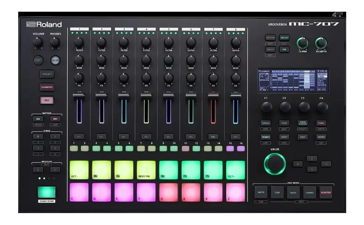 Roland MC-707 · Groovebox de 8 pistas