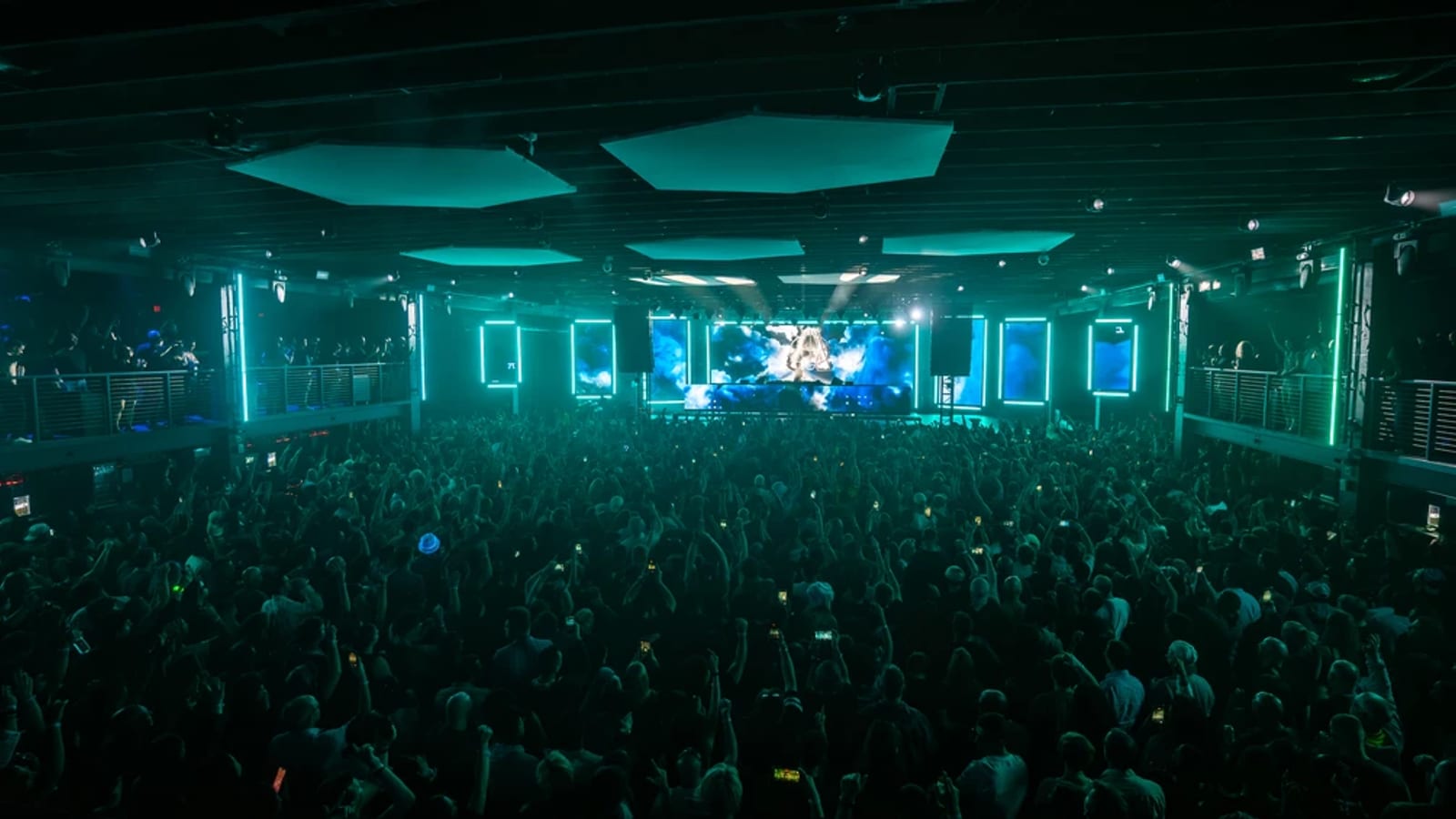 Echostage